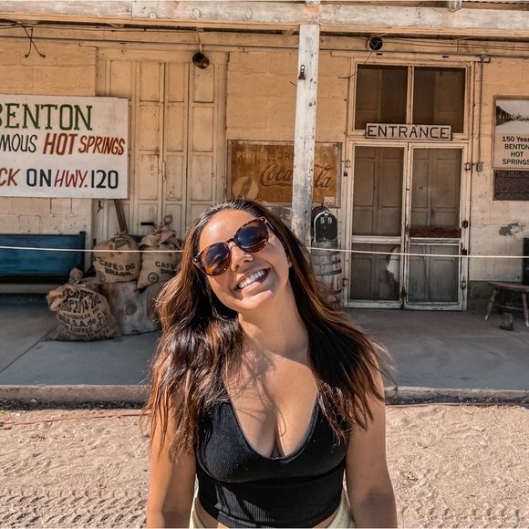 Meet your Posher, Allie - Picture 2 of 6